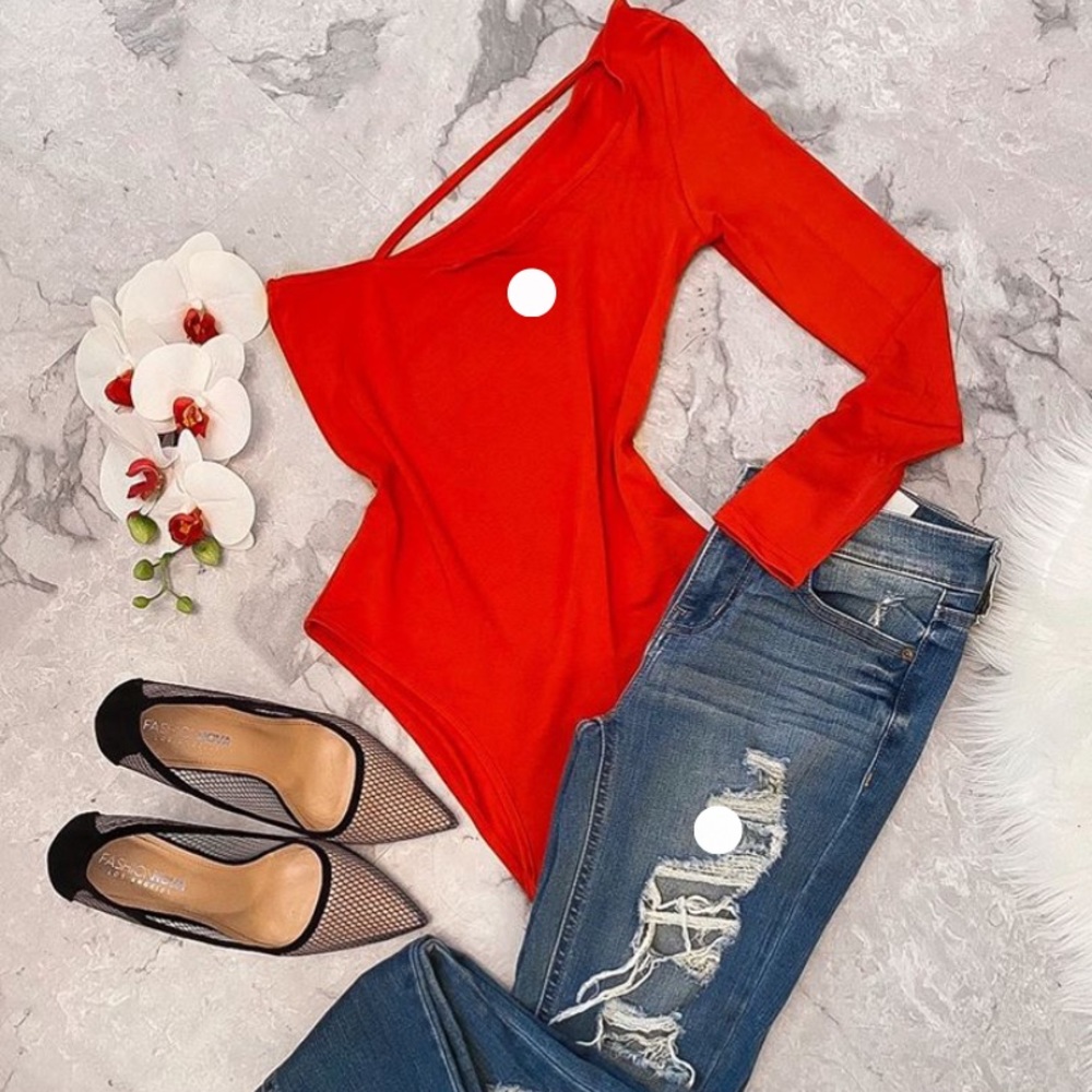 Size Small, NWT, red one shoulder body suit ❤️